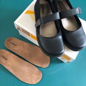 Orthaheel Black SARA MaryJane Flats